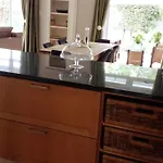 Elgin Townhouse-Excellent Location