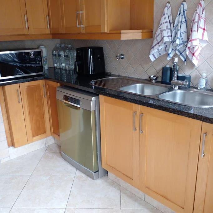 Elgin Townhouse-excellent Location Apartment