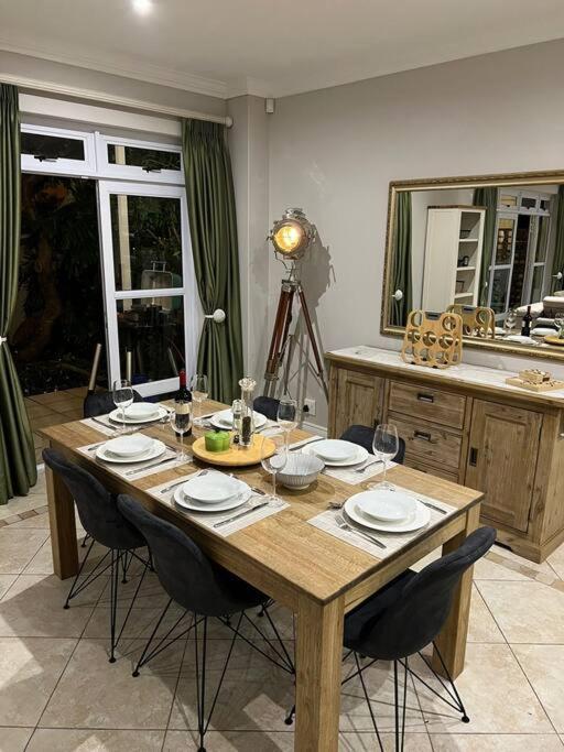 Elgin Townhouse-excellent Location Apartment Cape Town